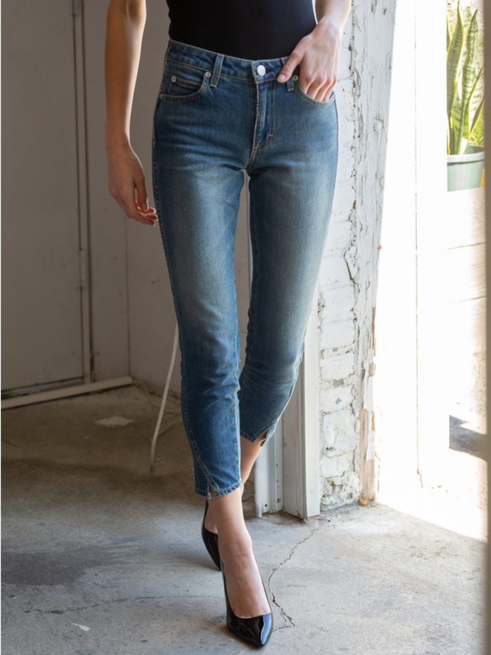 Amo Twist Liberty Skinny Jeans Size 31